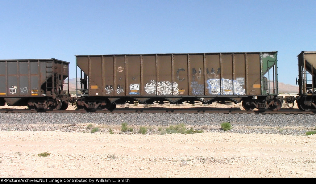 EB Unit Empty Hooper Car Frt at Erie NV -8